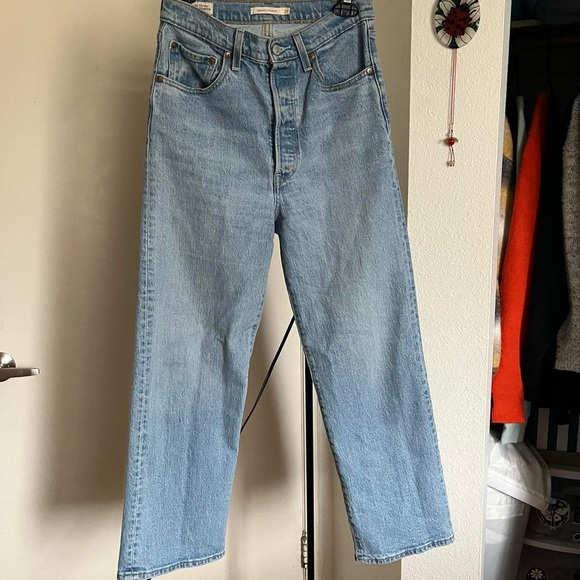 Levi’s Ribcage Straight - Picture 1 of 5